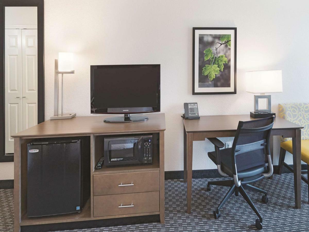 Hotel La Quinta By Wyndham Arlington North 6 Flags Dr Esterno foto